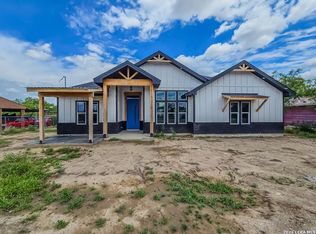 381 Ruelas Drive, Eagle Pass, TX 78852