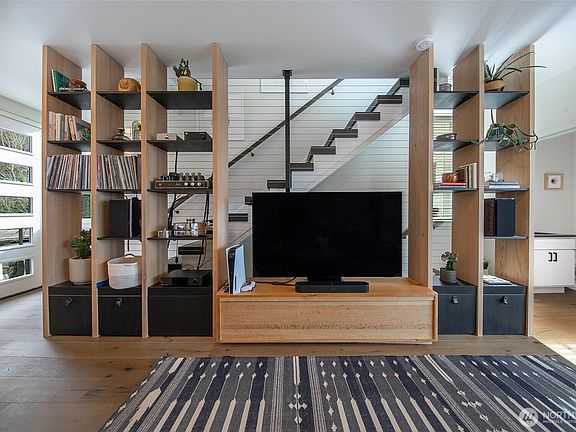 3rd image of 5419 Baker Avenue NW