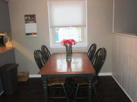 4th image of 330 Eaton St