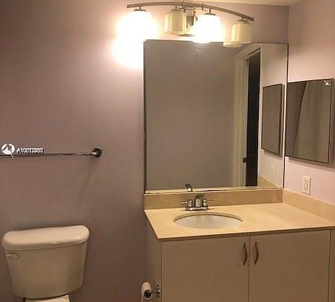 5th image of 1750 N Bayshore Dr APT 5204
