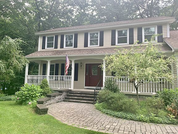 4th image of 22 Cindy Ln