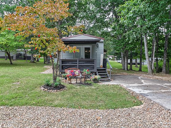 4th image of 116 Avon Ln