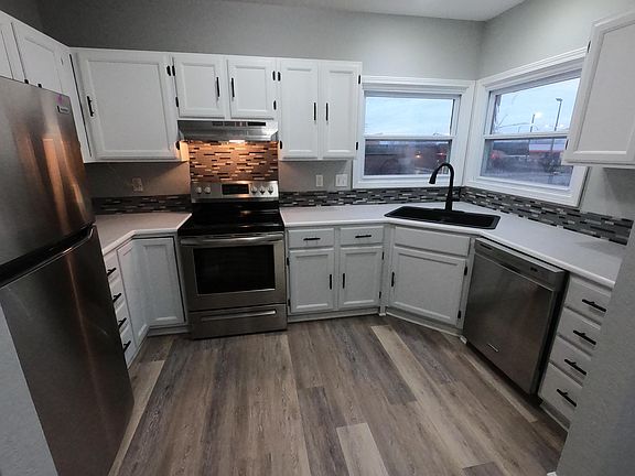 5th image of 6008 S Packard Ave