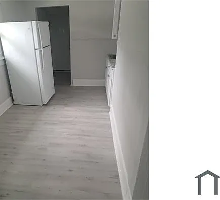 3 bed, 936 sqft, $2,200 — Photo 3