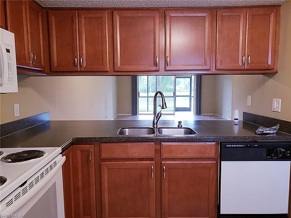 5th image of 5711 Foxlake Dr APT 2