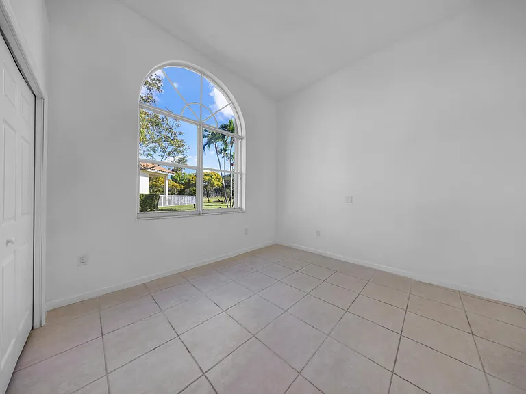 608 W Palm Aire Dr #608 — Photo 9