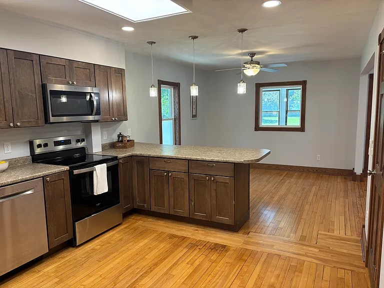 Kitchen and dining area are 25'x11'