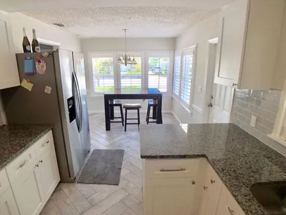 1st image of 425 Forest Hill Blvd