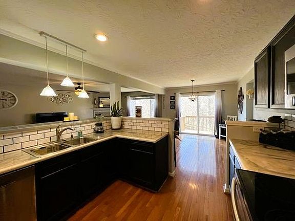 5th image of 613 Tanner Creek Ln #45