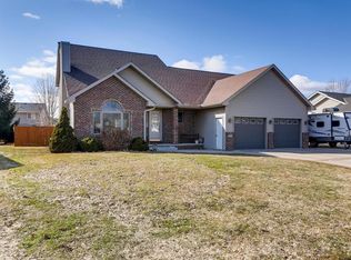948 S Walnut St, Belle Plaine, MN 56011