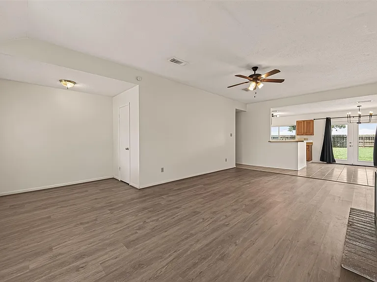 2423 Anthony Hay Ln — Photo 8