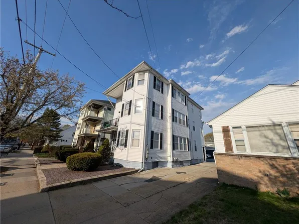341 Academy Ave, Providence, RI 02908