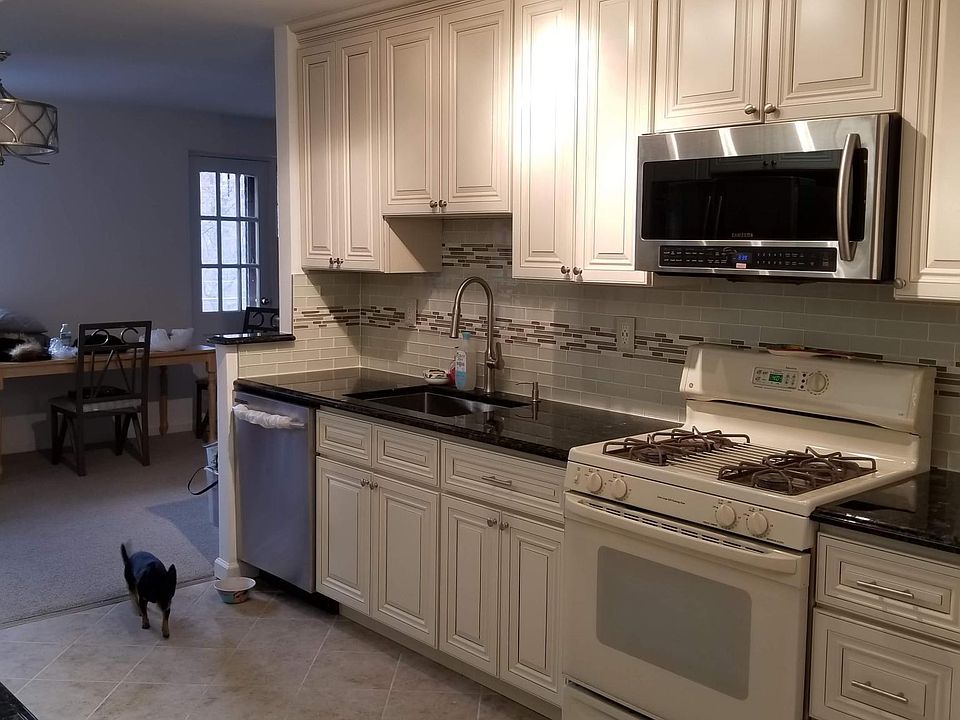 1st image of 84-39 153rd Ave Suite 3K