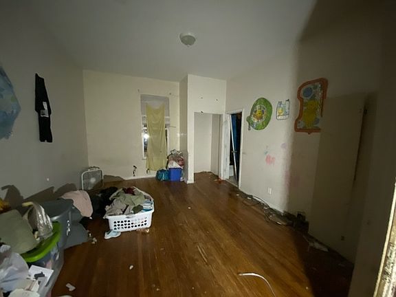 4th image of 218 N Lorel Ave
