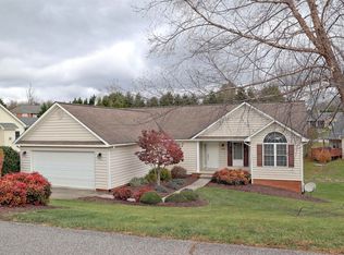 404 Valley Fields Ln, Radford, VA 24141