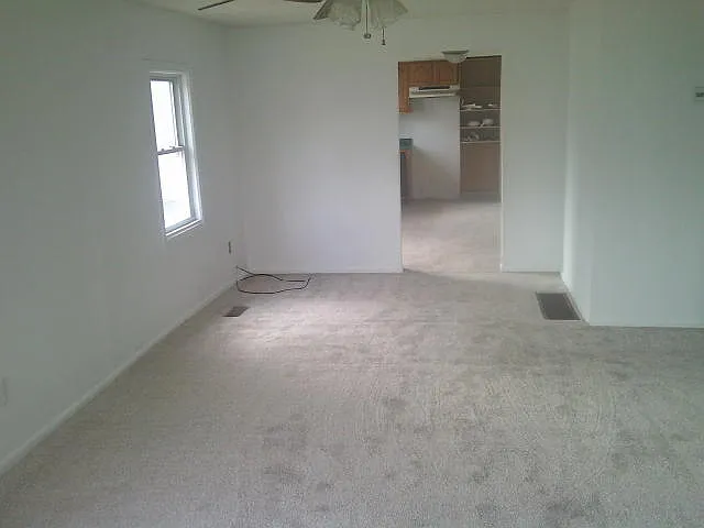 1523 W 9th St — Photo 2