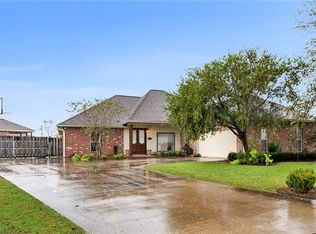 1051 Oak Harbor Dr, Morgan City, LA 70380