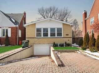 1900 Canfield Rd, Park Ridge, IL 60068