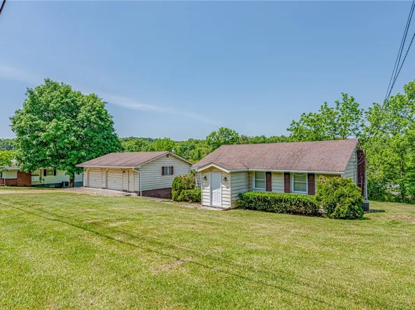 3018 Richey Rd, Connellsville, PA 15425