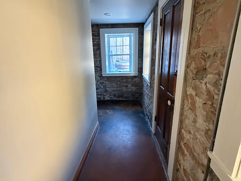 309 N Almond St — Photo 16