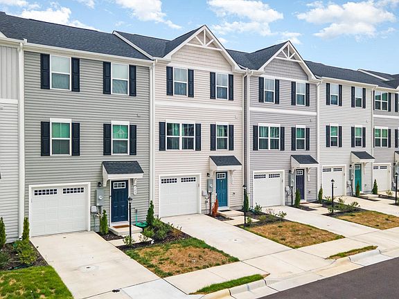 3rd image of 105 Kensington Cir