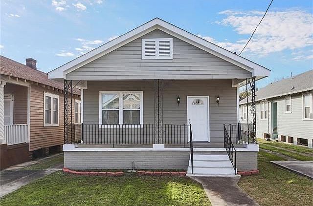 1st image of 2624 Clover St