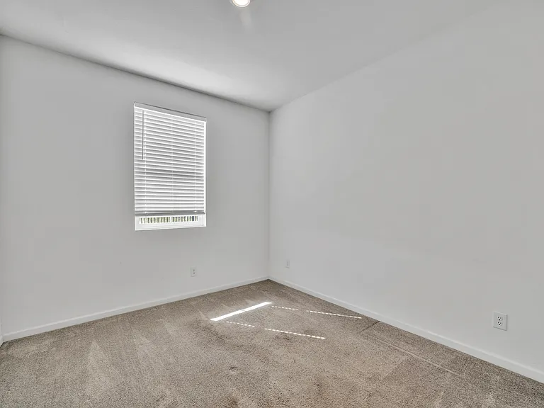 4562 Butterfly Ridge Dr — Photo 20