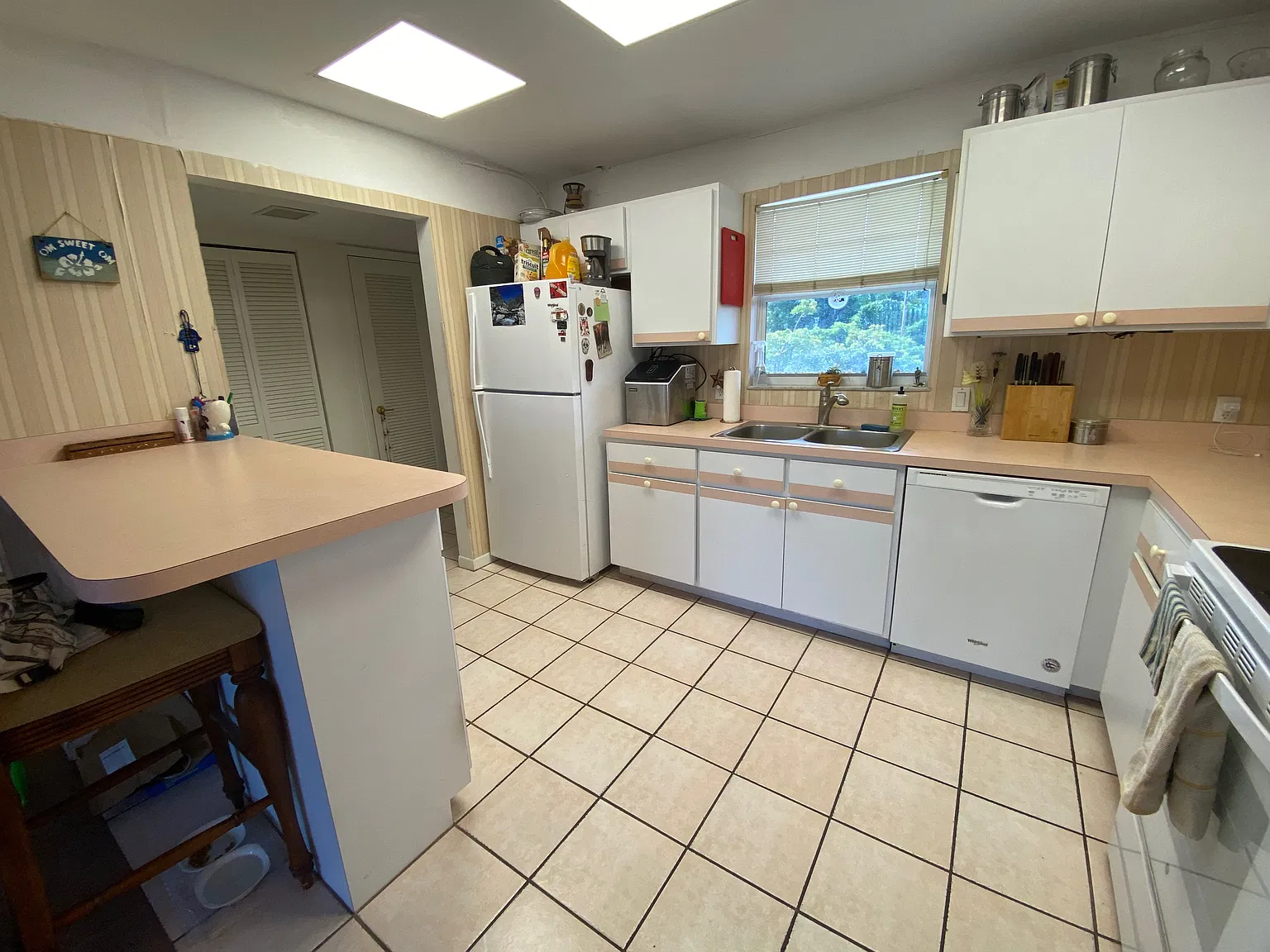 2 bed, 1179 sqft, $2,400 — Photo 3