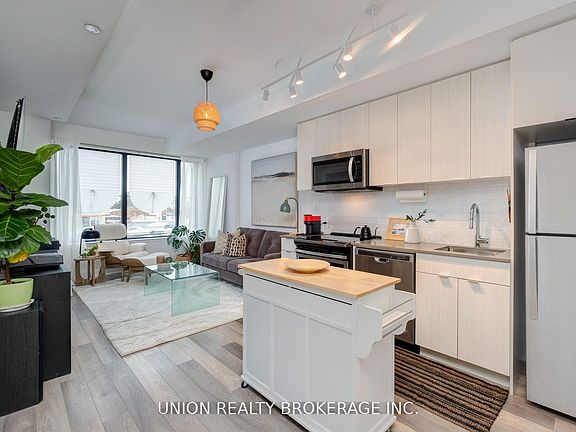 3rd image of 2799 Kingston Rd #210