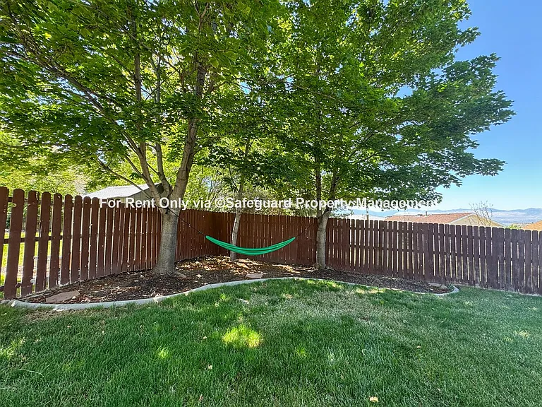 15052 S Manilla Dr — Photo 10