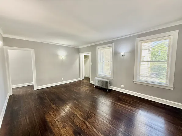 2206 W Rosemont Ave #2, Chicago, IL 60659