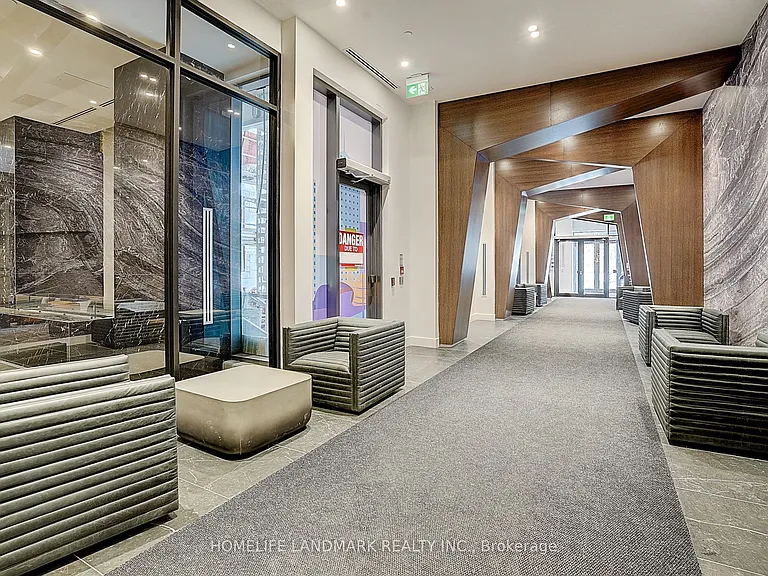 308 Jarvis St #1912 — Photo 4