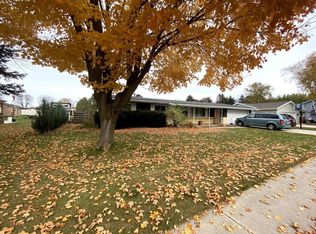 4314 Fleetwood Dr, Manitowoc, WI 54220