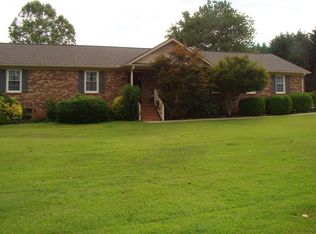 604 Clarendon Dr, Easley, SC 29642