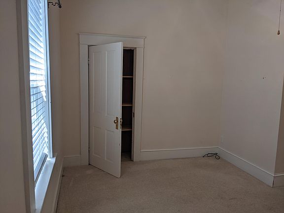5th image of 2419 Cherry St