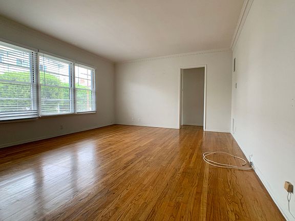 4th image of 11004 Massachusetts Ave #0
