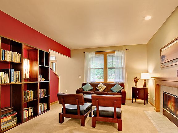 3rd image of 11538 Meadowmeer Cir NE