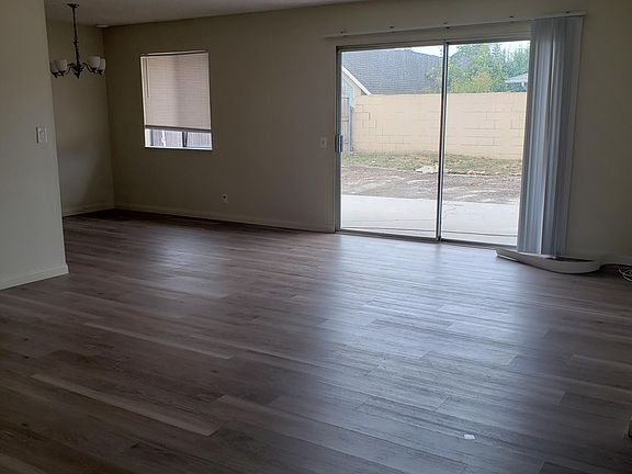 2nd image of 727 Bismark Ave