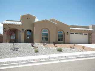 23 Confianza St, Los Alamos, NM 87544