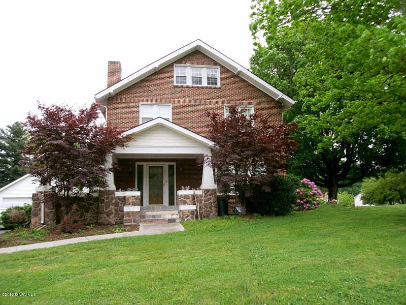 1st image of 204 Miller St SE