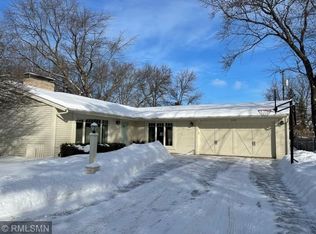 115 Ridgeview Dr, Wayzata, MN 55391