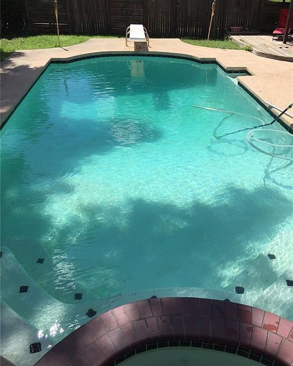 1st image of 2102 Delwood Dr