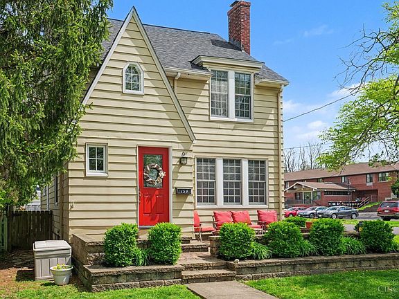 3rd image of 154 Mound Ave