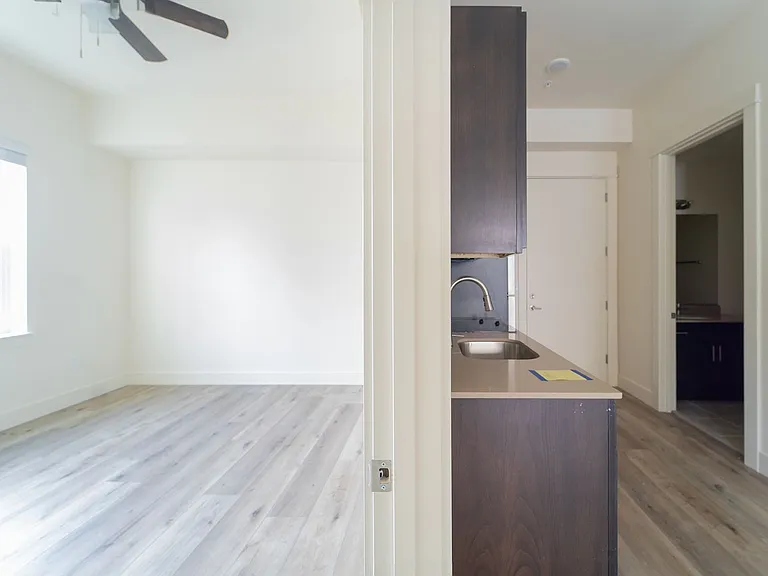 Capitol Hill Apartments — Photo 159