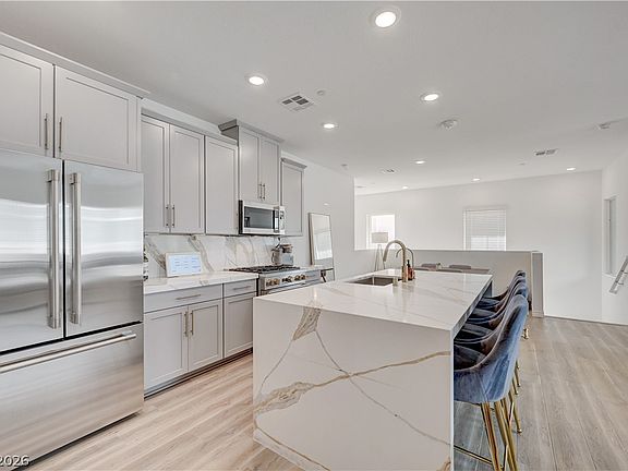 5th image of 600 N Carriage Hill Dr #2084