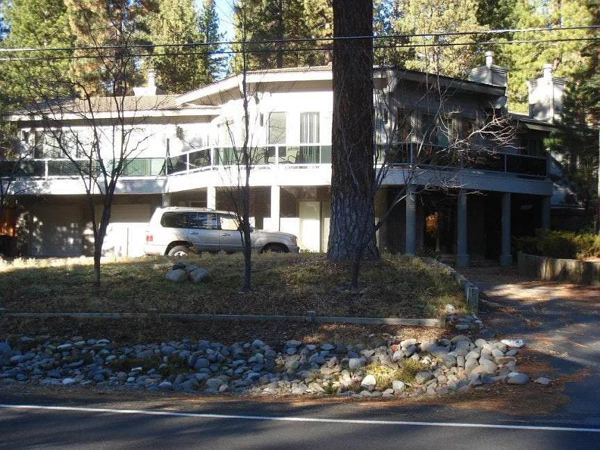 756 Lakeshore Blvd