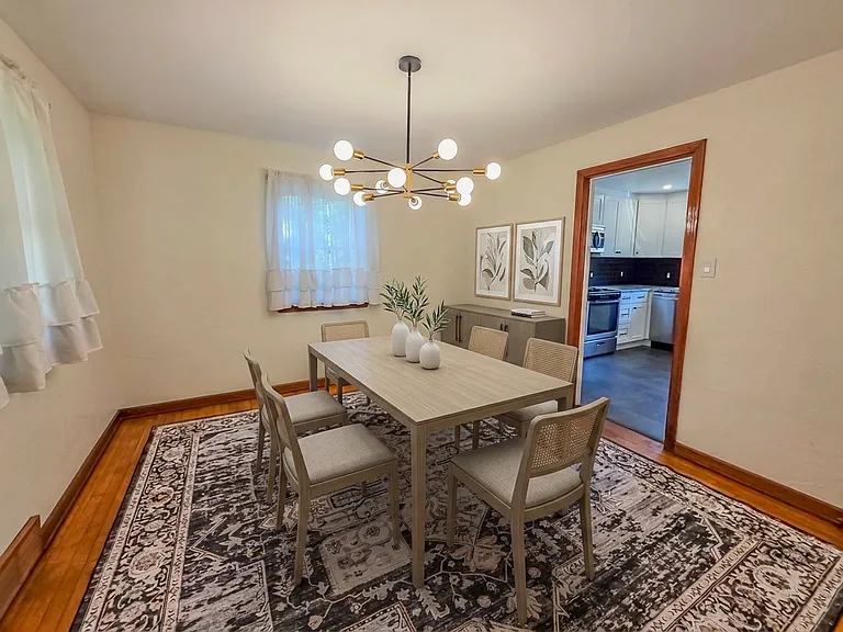 1323 Lincoln Way — Photo 13