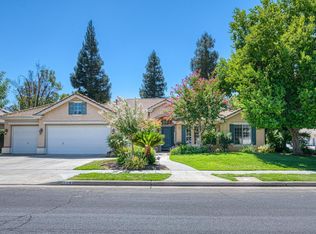 524 W Muncie Ave, Clovis, CA 93619