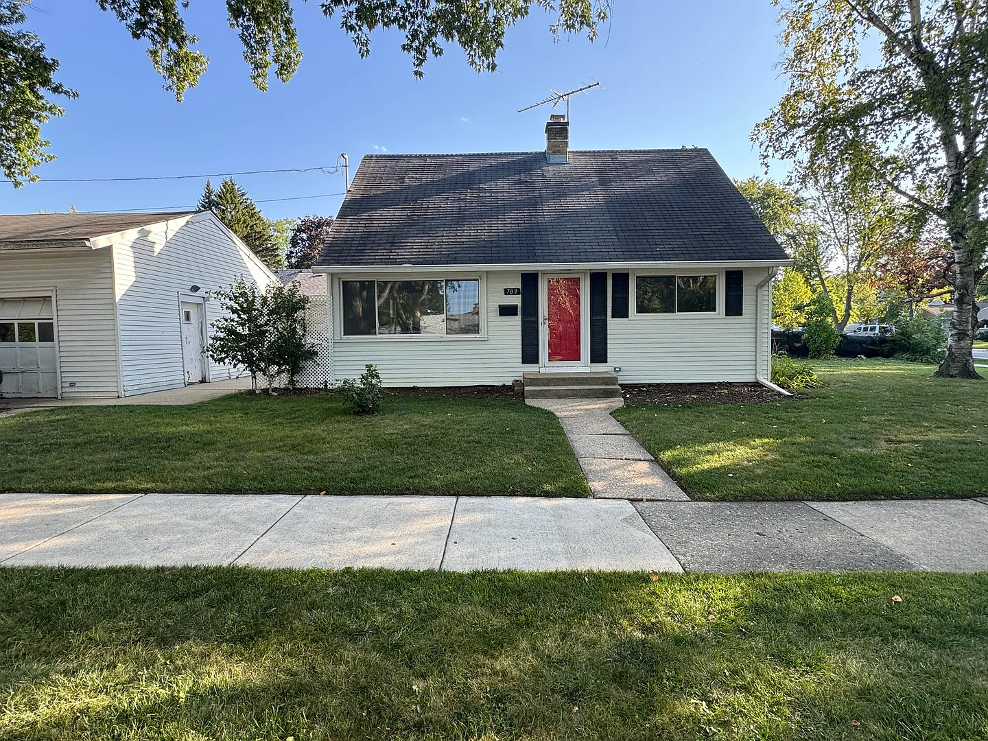 709 W Glencoe Rd photo 1