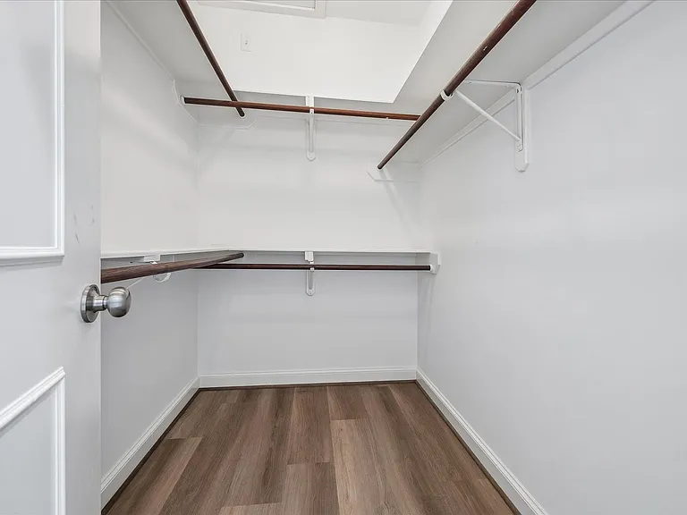 2510 Genesee St — Photo 26